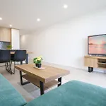 Stunning 1-Bed Bayside Apartment With Superb Views
