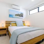 Stunning 1-Bed Bayside Apartment With Superb Views