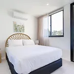 Bay View 2-Bedroom Apartment With Bbq