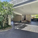 Spacious 3-Bed Home With Bayviews From Balcony