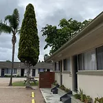 Hanging Rock Family Motel