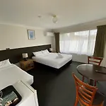 Hanging Rock Family Motel