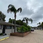 Hanging Rock Family Motel