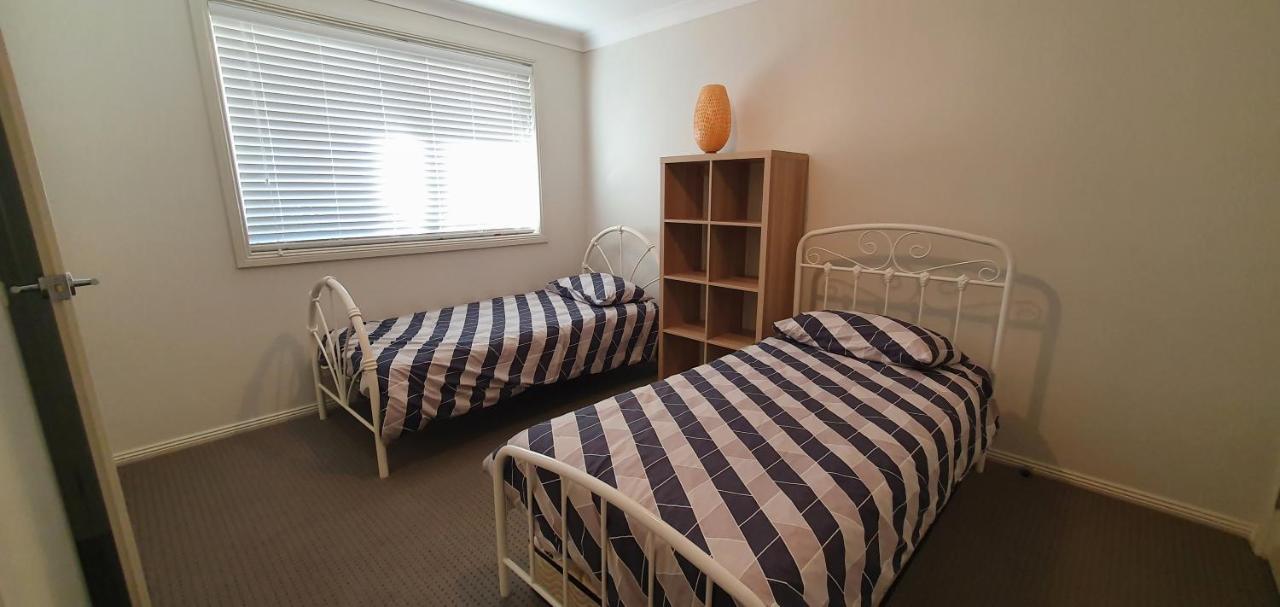 Holiday home Rural Retreat Within A 5 Minute Drive To Beaches And Cbd. *