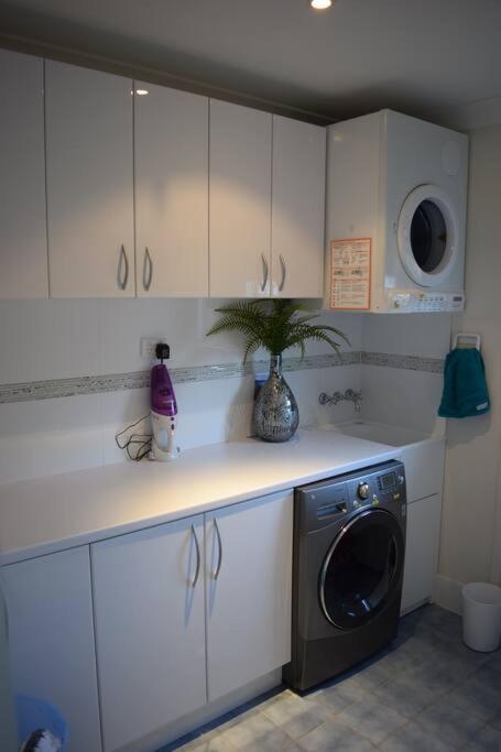 Lilli Pilli Sublime At The - Family & Dog Friendly Holiday home Batemans Bay
