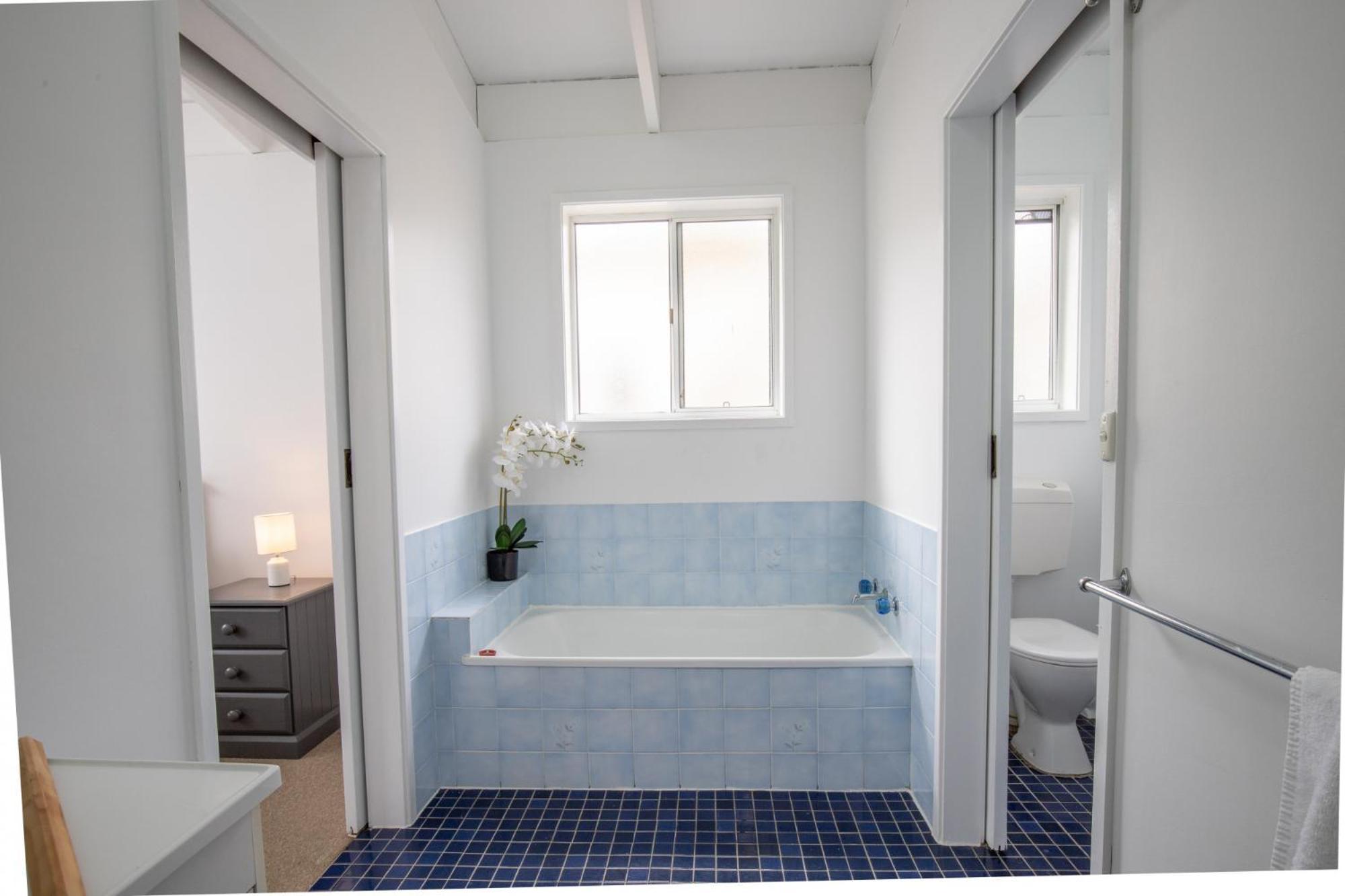 Pet Friendly House Steps From Holiday home Batemans Bay