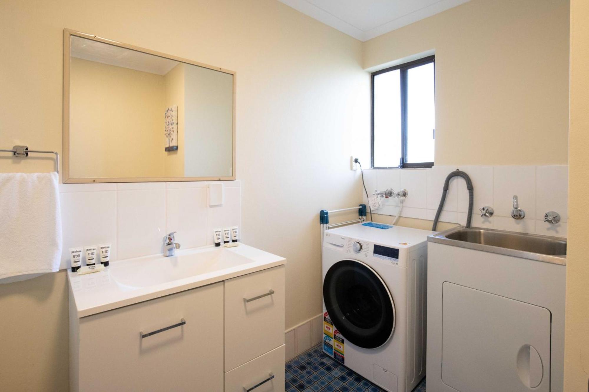 Apartment Charming 2-bed With Bay Views *