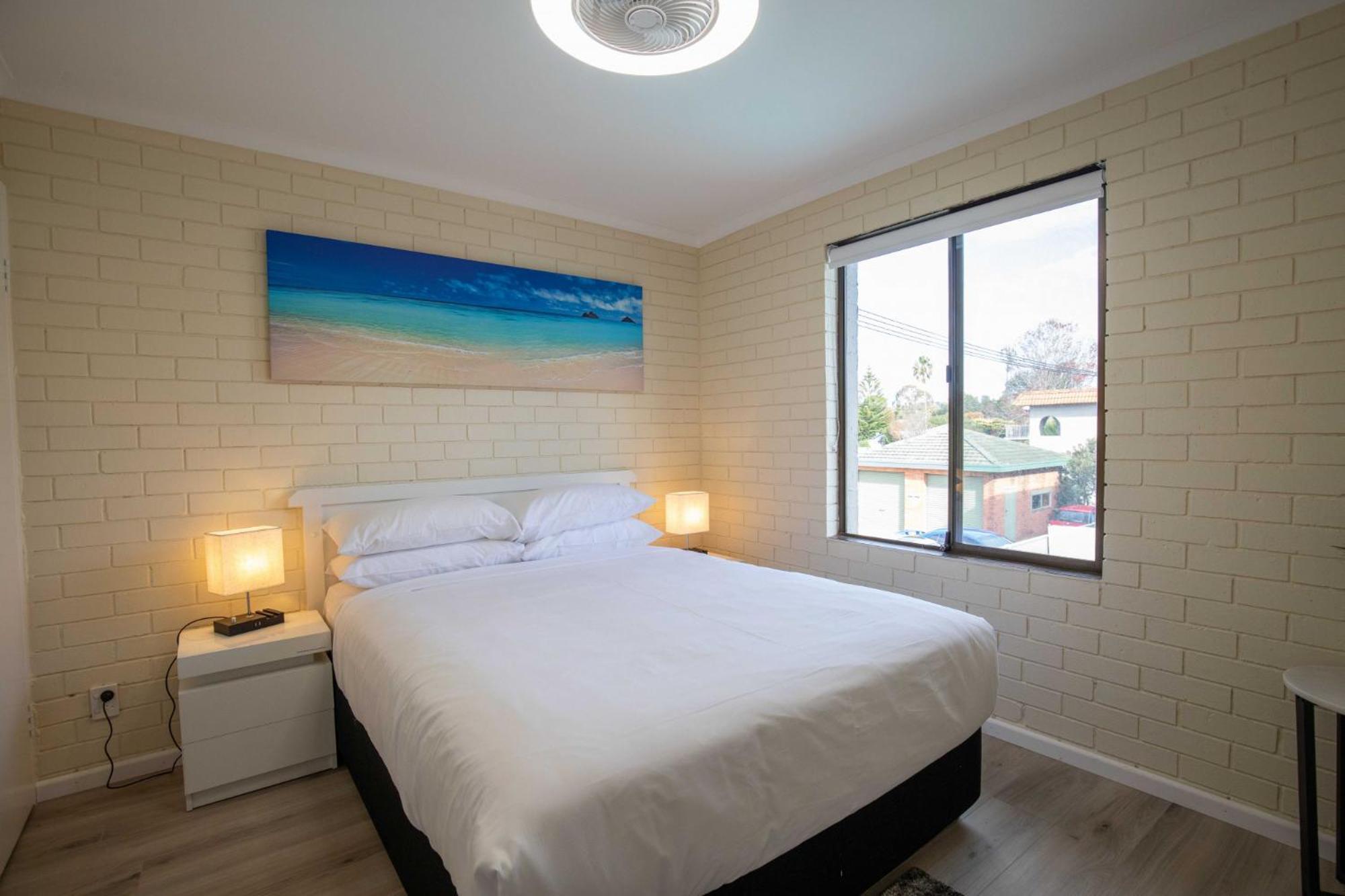 Charming 2-bed With Bay Views Apartment