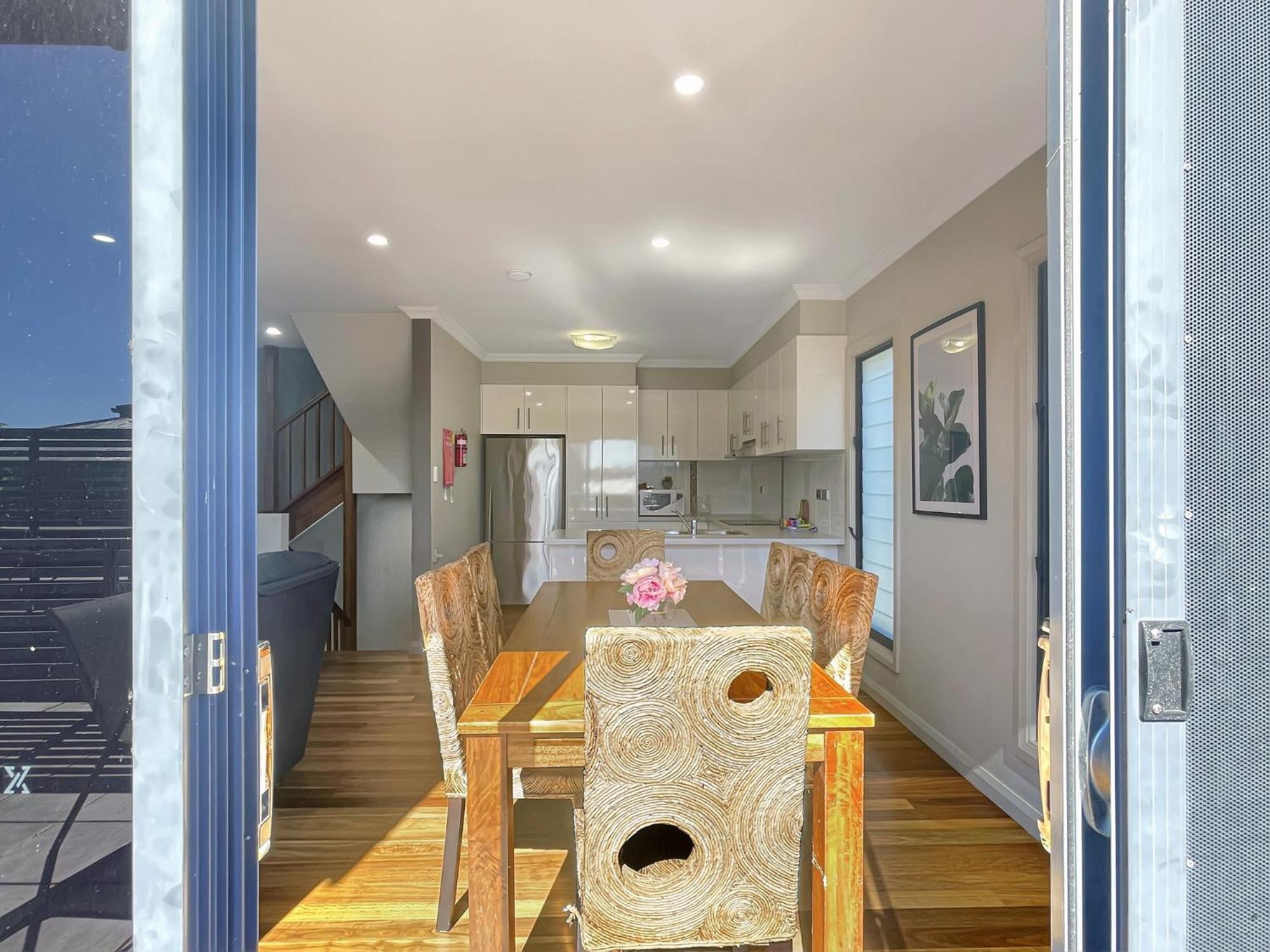 Spacious 3-bed With Bayviews From Balcony