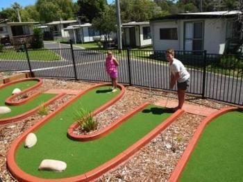 Holiday park Pleasurelea Tourist And Caravan Park 4*