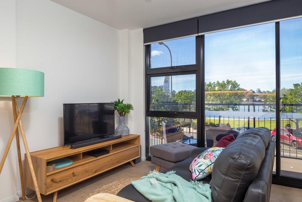 Apartment Bridge View *