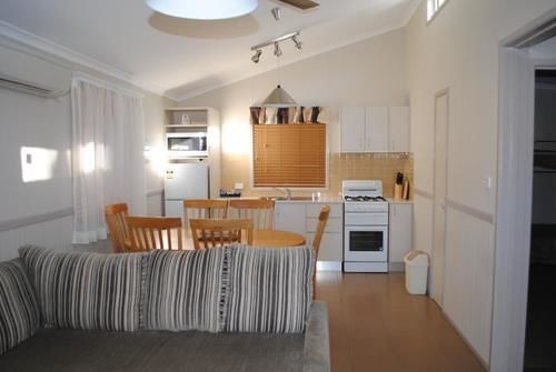 Pleasurelea Tourist And Caravan Park Holiday park 4*