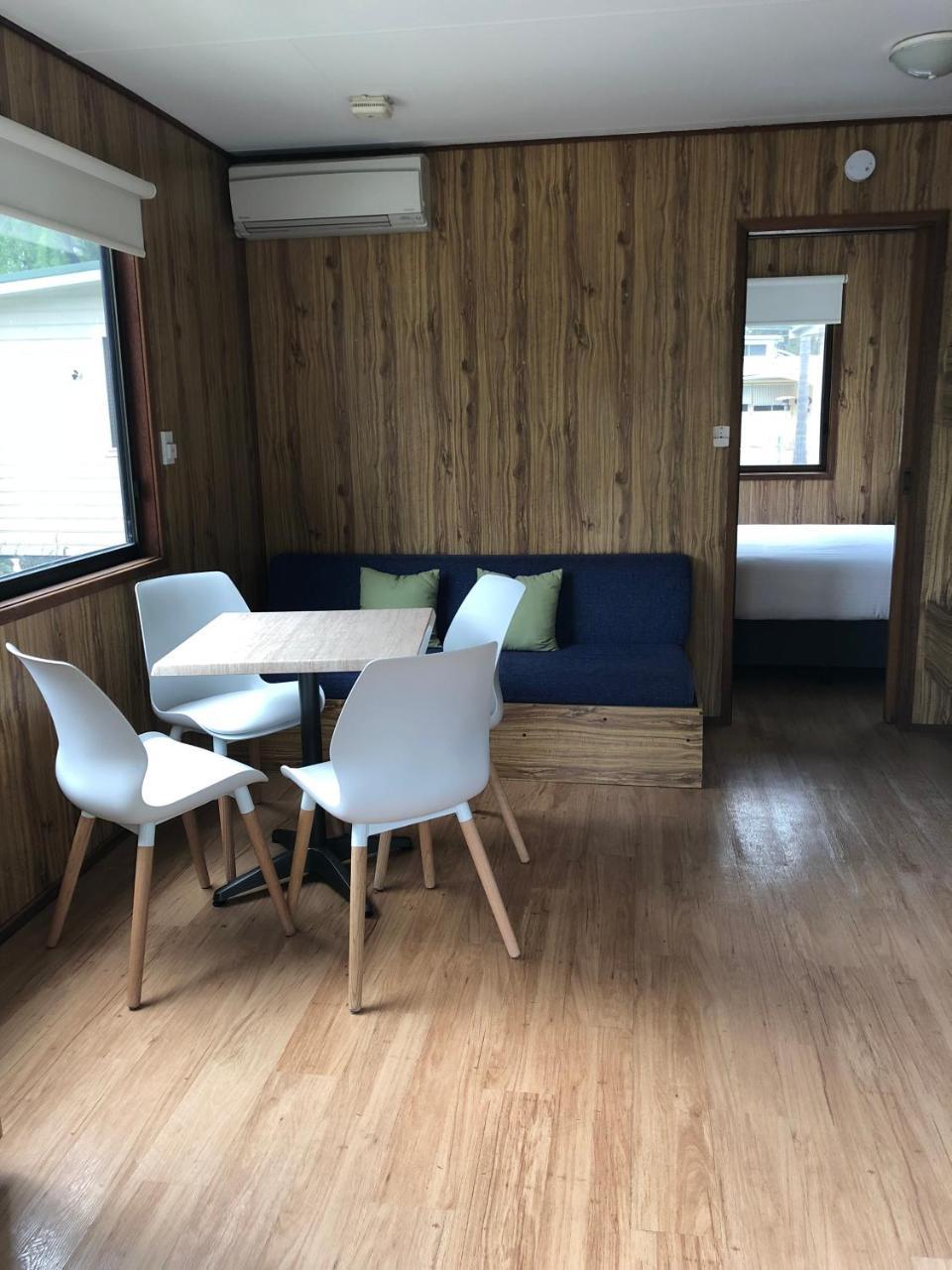 Pleasurelea Tourist And Caravan Park Holiday park