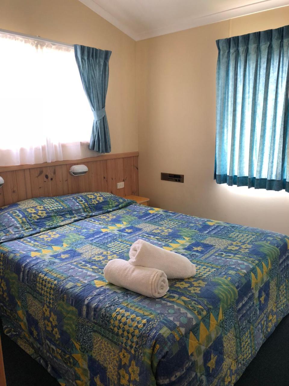 Pleasurelea Tourist And Caravan Park 4*