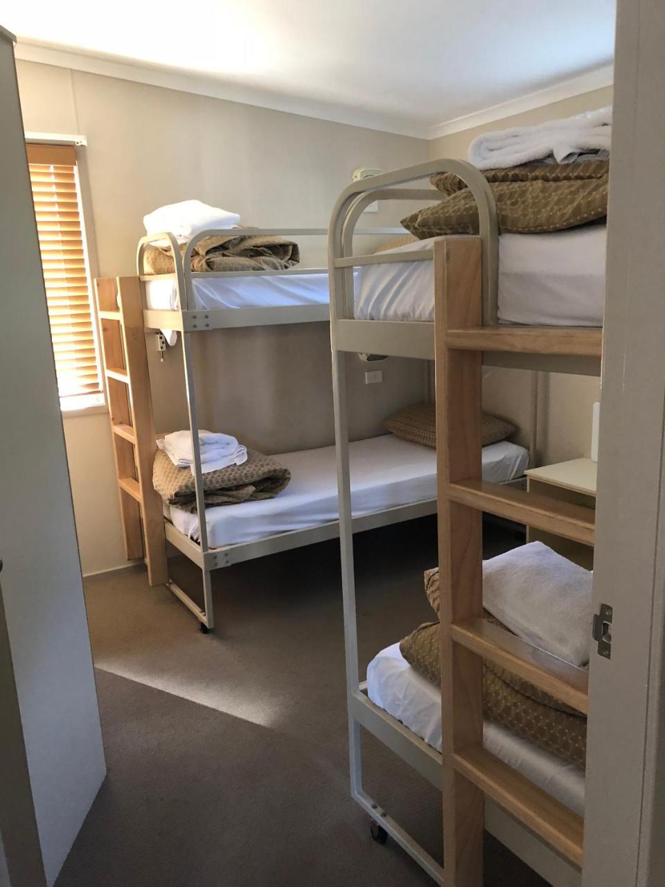 Holiday park Pleasurelea Tourist And Caravan Park 4*