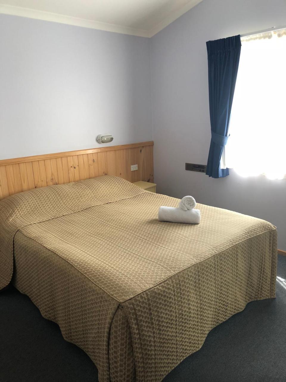 Pleasurelea Tourist And Caravan Park 4*