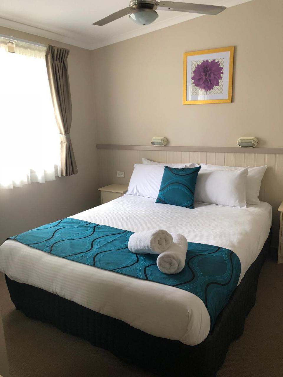 Pleasurelea Tourist And Caravan Park Holiday park