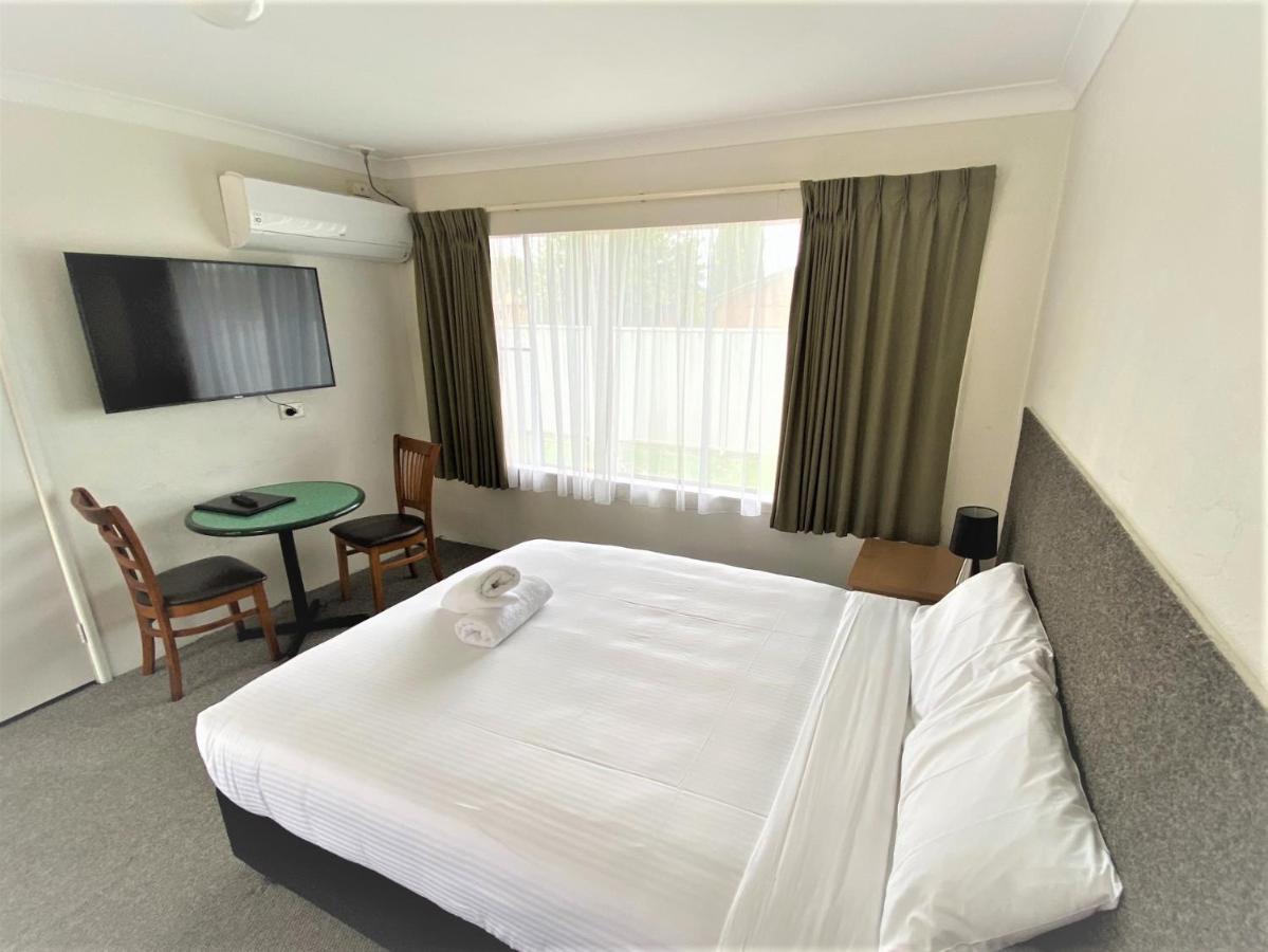 Hanging Rock Family Motel 3*